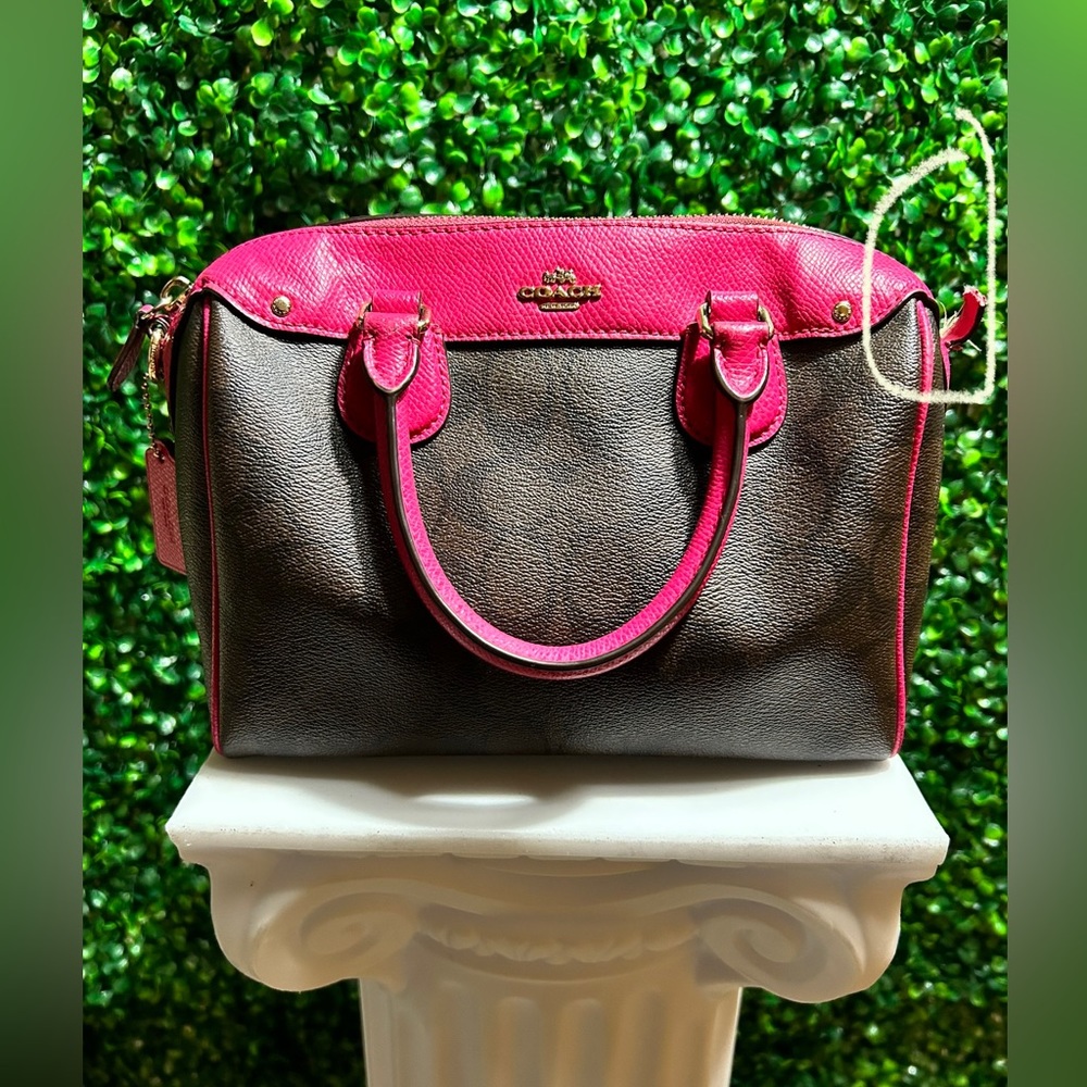 Authentic Coach purse. Shoulder strap is broken but rest is in good condition